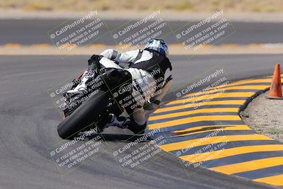 media/Oct-08-2022-SoCal Trackdays (Sat) [[1fc3beec89]]/Turn 11 Backside (1145am)/